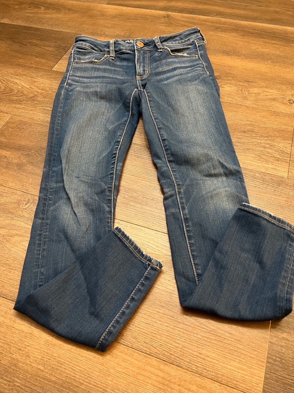 American Eagle Outfitters Midwash Straight Leg Jeans